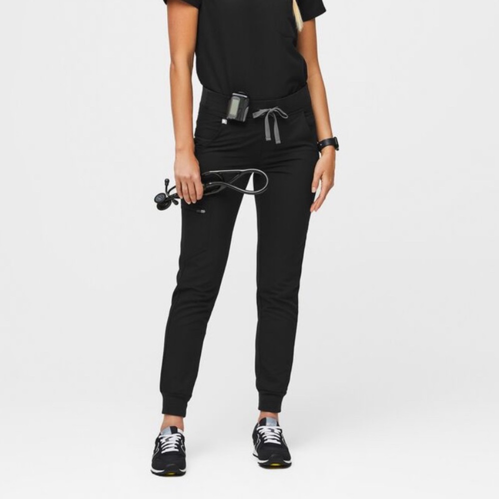 Figs black Zamora jogger scrub pant for women